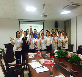 一个强大的公司离不开专业高效的培训团队，为了打造12博官网学院雄厚的师资力量，提升培训工作的有效性实用性，使培训课程更准确的落实到实际工作中，我们组织了第一批内训师试讲活动！公司上下，包括各个子公司的伙伴都积极响应并报名参加！