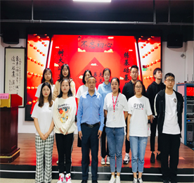 2020年9月21日上午，10名来自江苏理工大学商学院市场营销专业实习生来到12博官网集团，正式开始为期4个月的顶岗实习阶段。本次顶岗实习共分为3个阶段：第一阶段为入职培训阶段，第二阶段为岗位实践阶段，第三阶段为总结收获阶段。