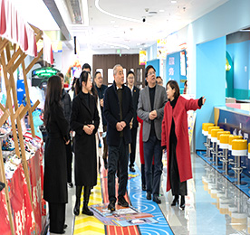3月7日上午，常州市委第二专项督查组副组长彭代群一行到访武进人民商。苟讲槭泄┫苌绲匙樽叻玫餮谢疃
